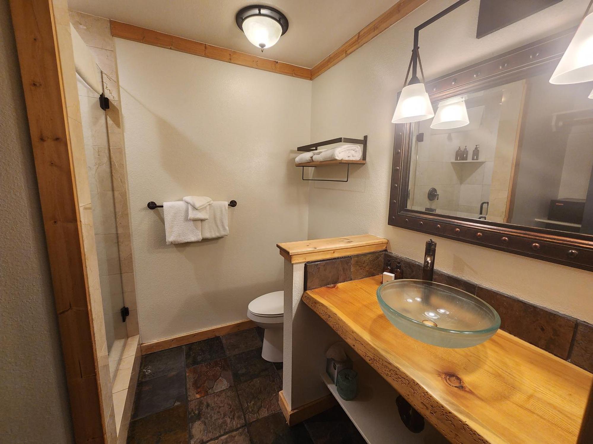 Outbound Mammoth Lodge