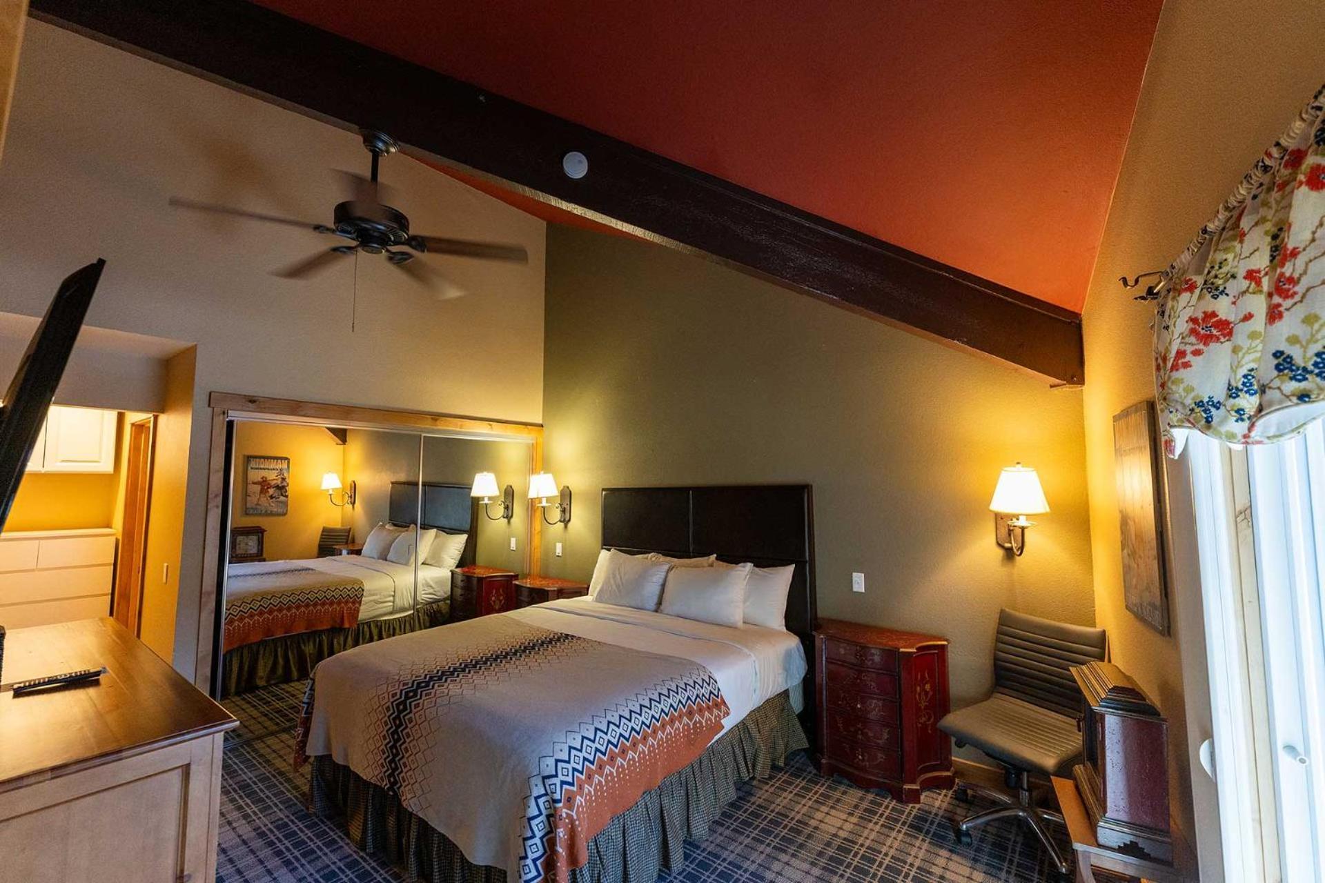 Outbound Mammoth Lodge *